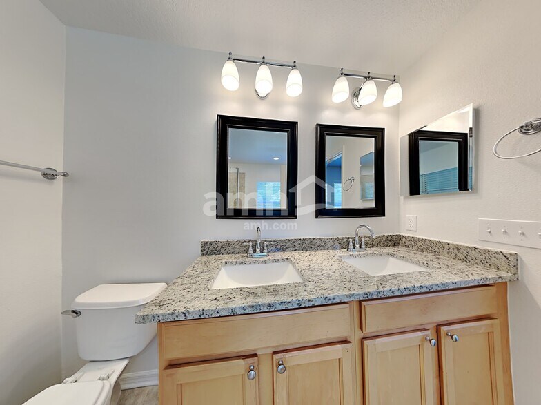 Building Photo - 927 Windton Oak Dr
