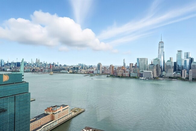 Building Photo - 99 Hudson St