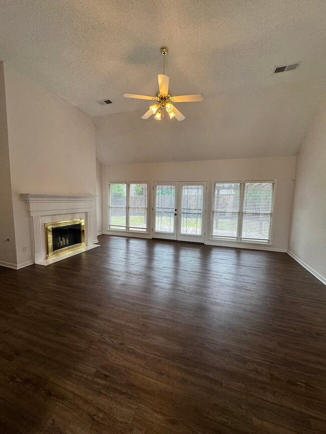 Building Photo - 1966 Abbott Cove