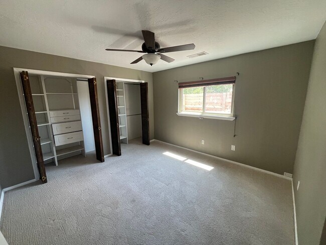 Building Photo - Quality Home in the Northwest!