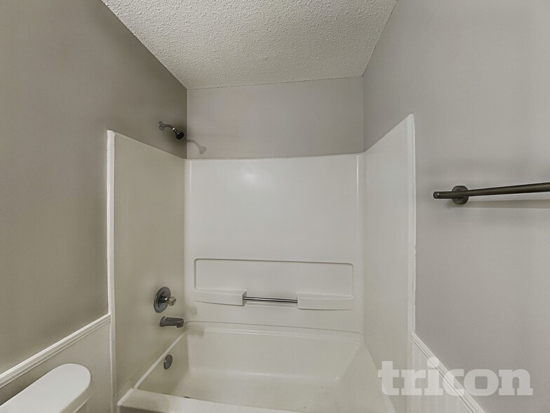 Building Photo - 603 Garrison Ave