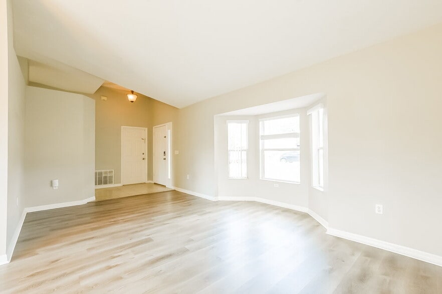 Building Photo - 1480 Muir Cir