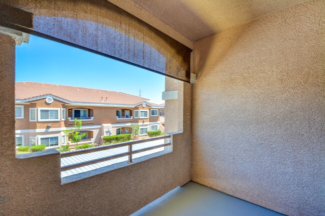 Building Photo - Gorgeous two bedroom two bathroom condo in...