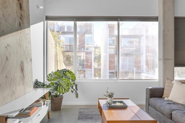 Building Photo - 2301 S 5th St