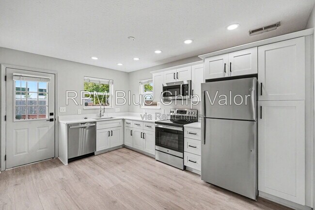 Building Photo - 5133 Cook Ave