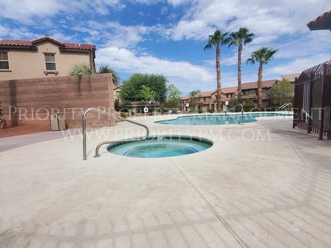 Building Photo - 2 Bedroom ~ Dual Primary Bedroom(s)~ Beaut...