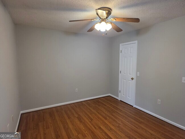 Building Photo - 200 Deer Rd