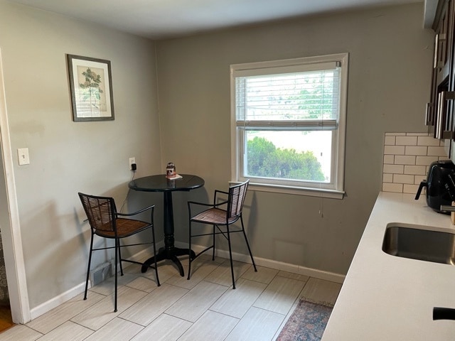 Building Photo - 720 -722 Louis Ave