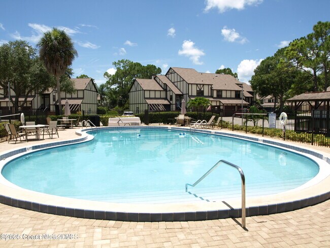 Building Photo - 831 Greenwood Manor Cir