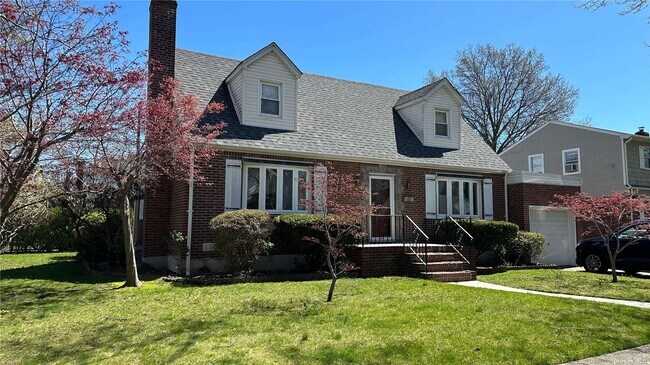 Building Photo - 4 Croyden St