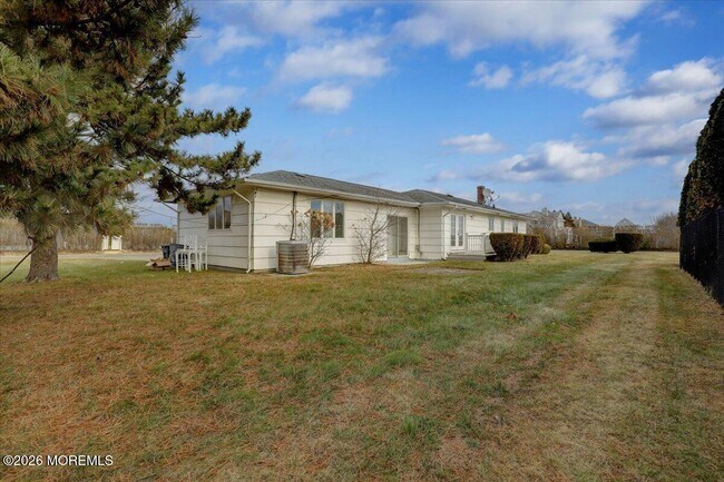 Building Photo - 8 Pullman Ave