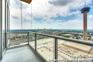 Building Photo - 610 E Market St