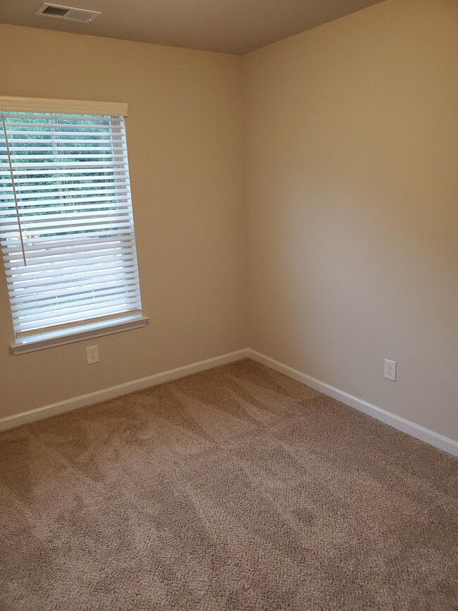 Building Photo - 1400 Creel Ln