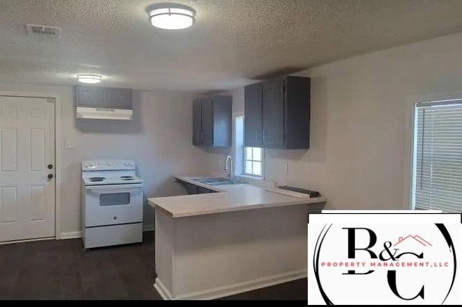 Building Photo - 2605 W 34th Ave