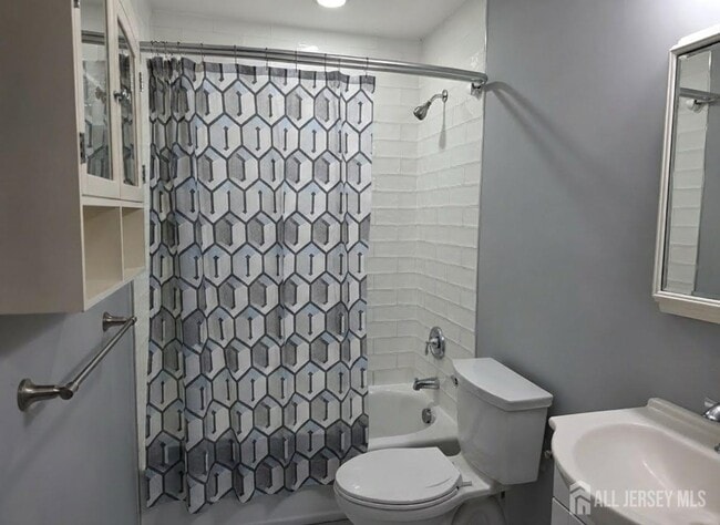 Building Photo - 447 Danbury Ln