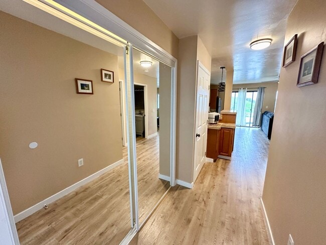 Building Photo - Quiet 1 Bedroom 1 Bathroom Furnished Apartment Home Available 06/01/2026 Rent Price Includes ALL ...