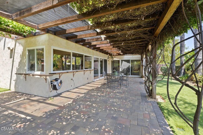 Building Photo - 4501 Regents Ct