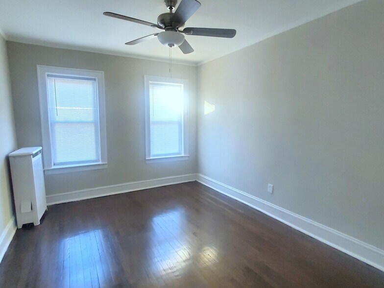 Building Photo - 8028 S Phillips Ave