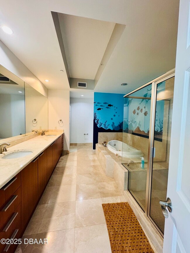 Building Photo - 231 Riverside Dr