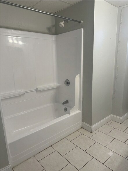 bathroom - 13 Winter St
