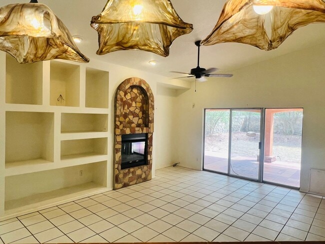 Building Photo - Captivating 4 bedroom, 2 bath home in Santa Teresa, NM!