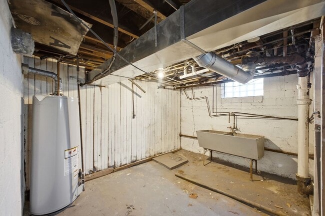 Building Photo - 25 W Tulane Rd