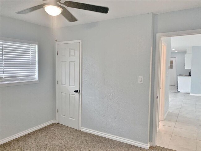 Building Photo - 4207 SE Camden Way