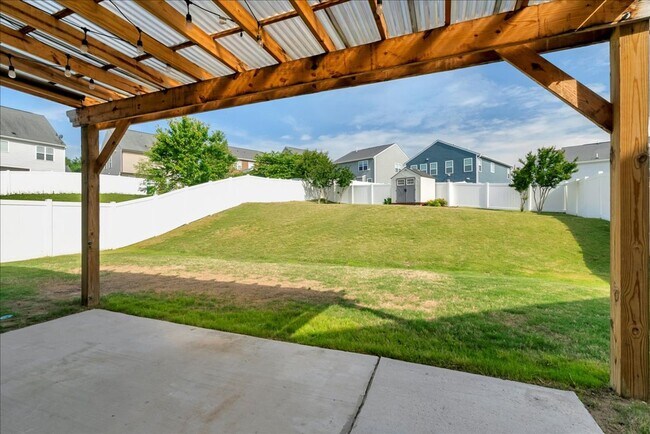 Building Photo - Updated Home with Fenced Yard in Massey Preserve