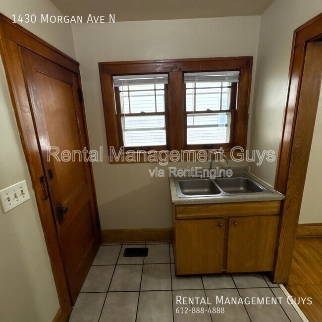 Building Photo - 1430 N Morgan Ave