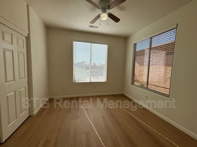 Building Photo - 3753 E Canyon Crest Ave