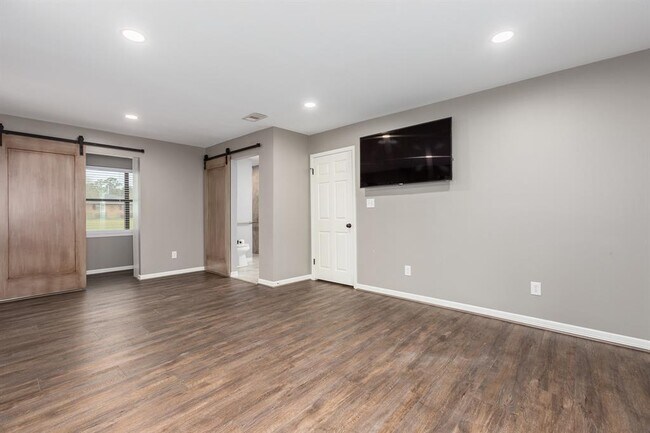 Building Photo - 9344 US-69