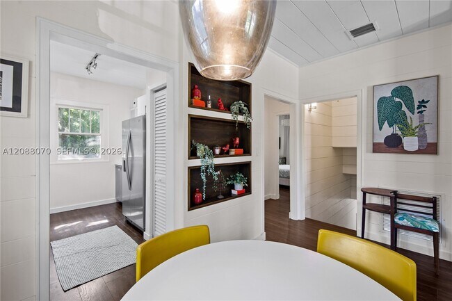 Building Photo - 743 NW 9th Ave