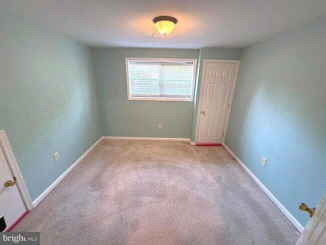 Building Photo - 674 Tram Way