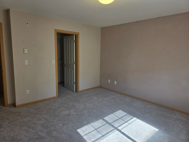 Building Photo - 4674 Wade St