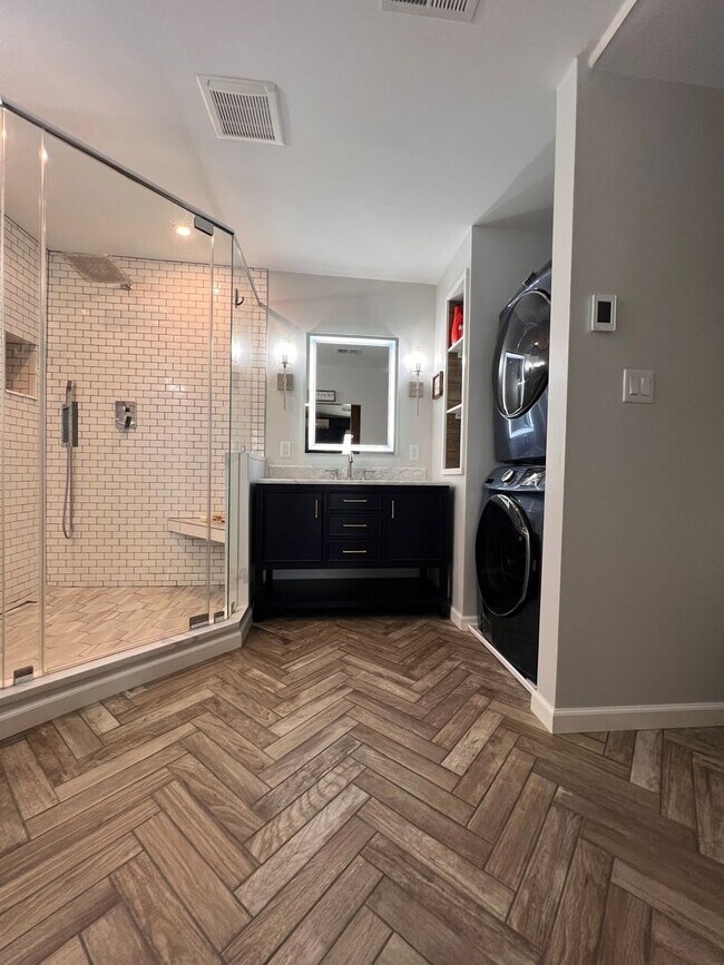 Building Photo - Heart's Desire End Unit Townhome 2700+ SqFt - Lowes Island