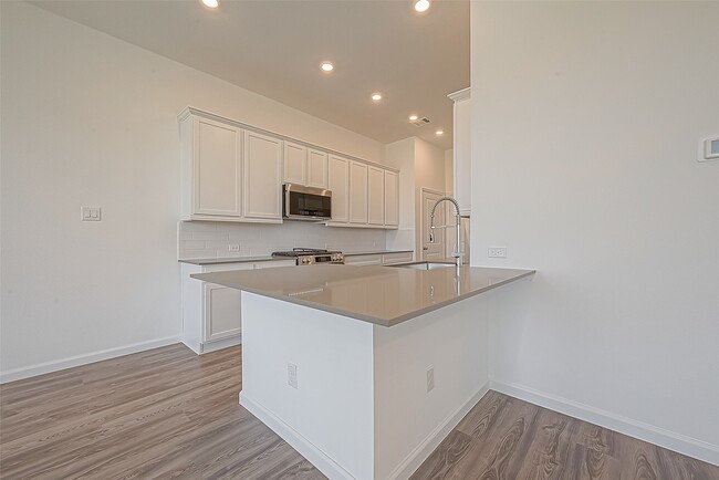 Building Photo - 5554 Amber Brook Ln