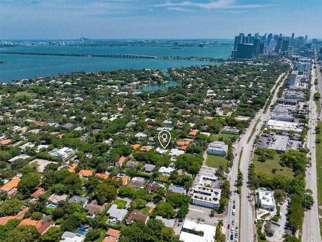 Building Photo - 430 NE 52nd Terrace