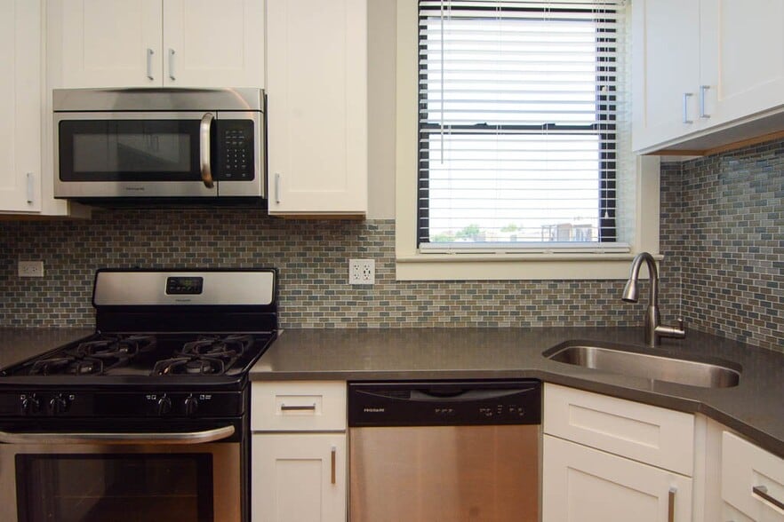 Building Photo - 2328 N Rockwell St