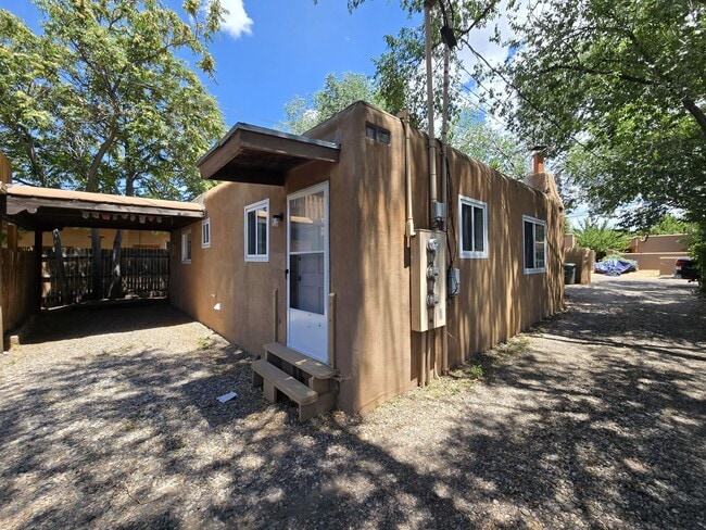Building Photo - 140A Candelario St