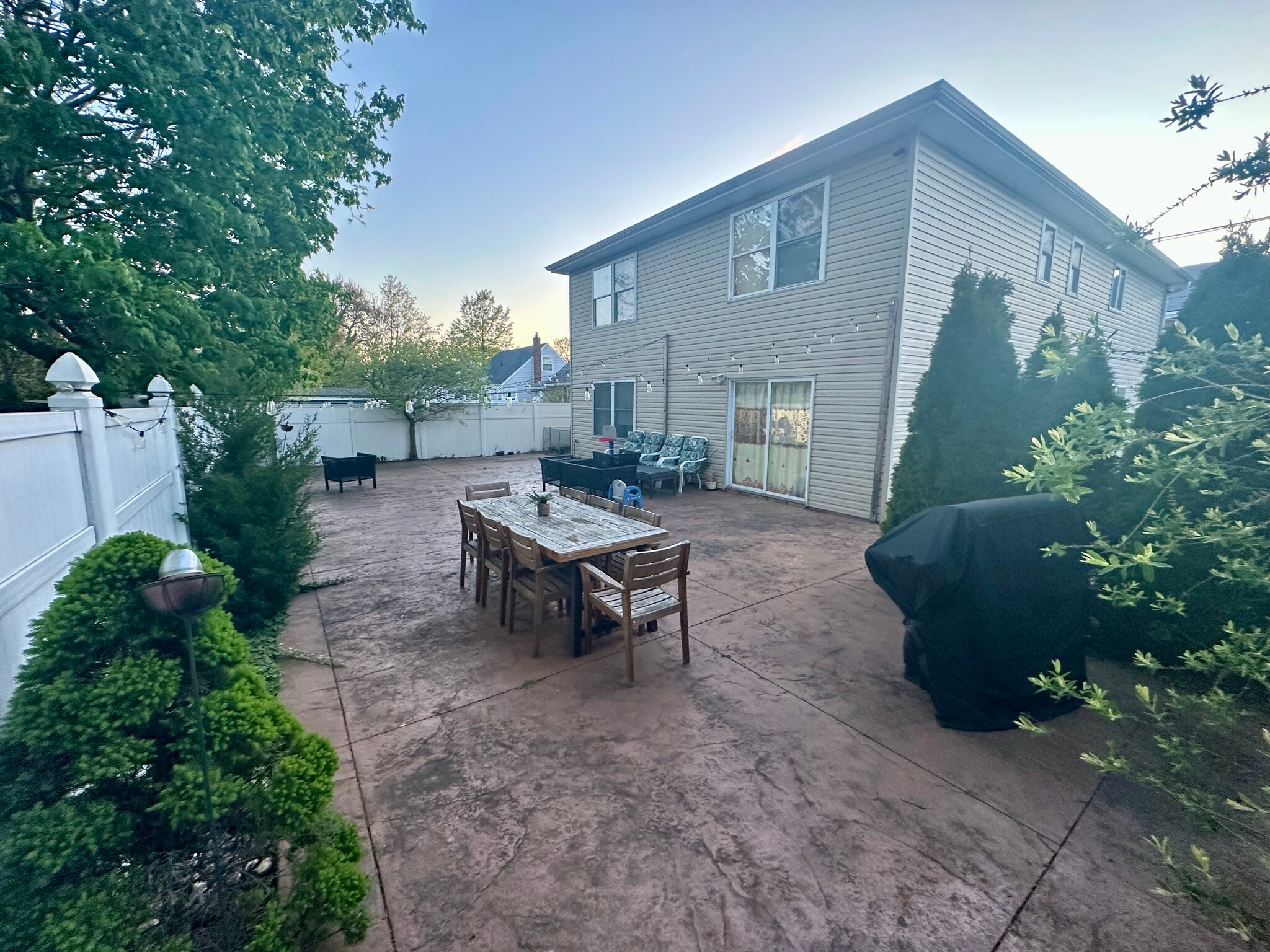 Building Photo - 327 Edgewood Rd