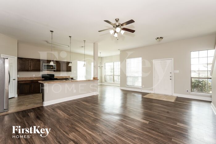 Building Photo - 15635 Gatsby Ln