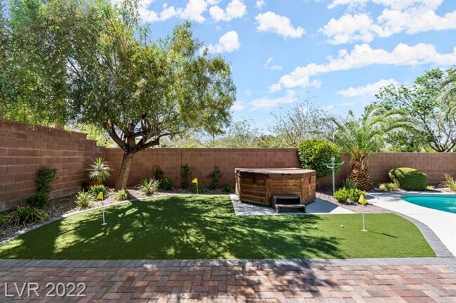 Building Photo - Recently remodeled 5 BEDROOMs/4 bathrooms,...