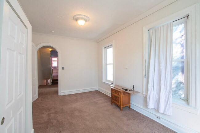 Building Photo - 2039 N Gratz St