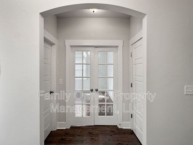 Building Photo - 201 Makemie Wy