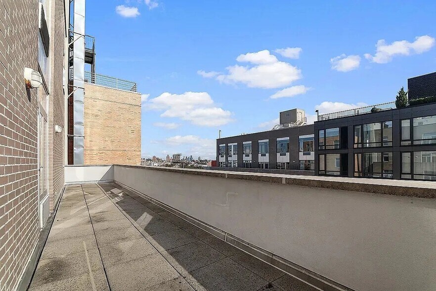Building Photo - 97 Grand St