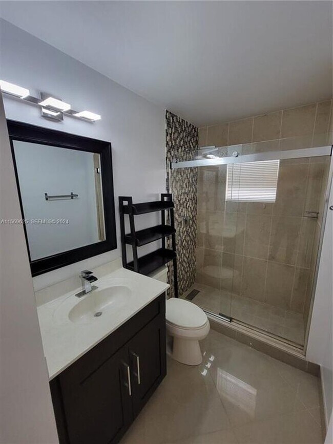 Building Photo - 928 Falling Water Rd