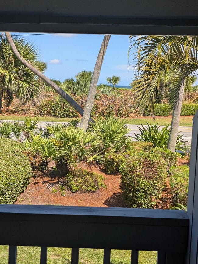 Building Photo - 4949 N Hwy A1A