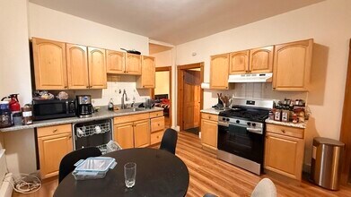 Building Photo - 26 Darling St