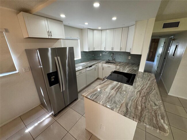 Building Photo - 3300 Fox Chase Cir