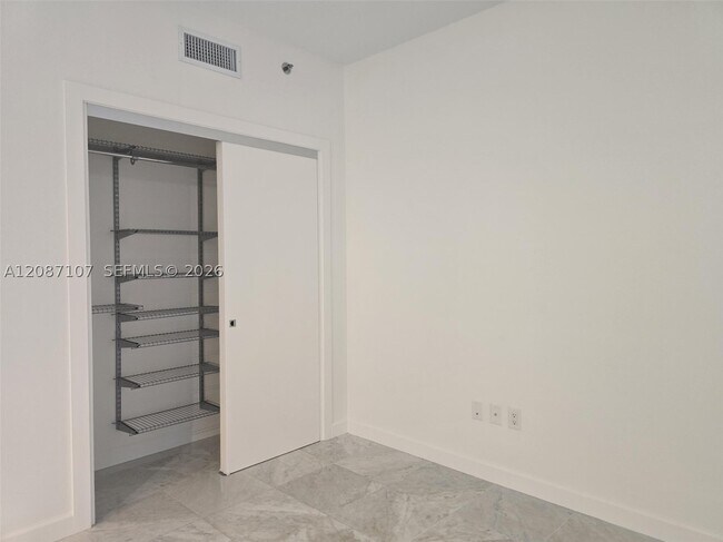 Building Photo - 1060 Brickell Ave